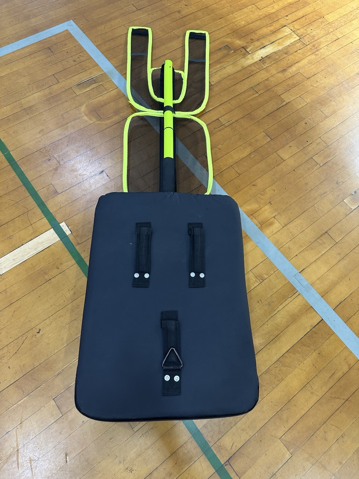 Elite Defender Basketball Training Pad – With Travel Bag. Great Shape!
