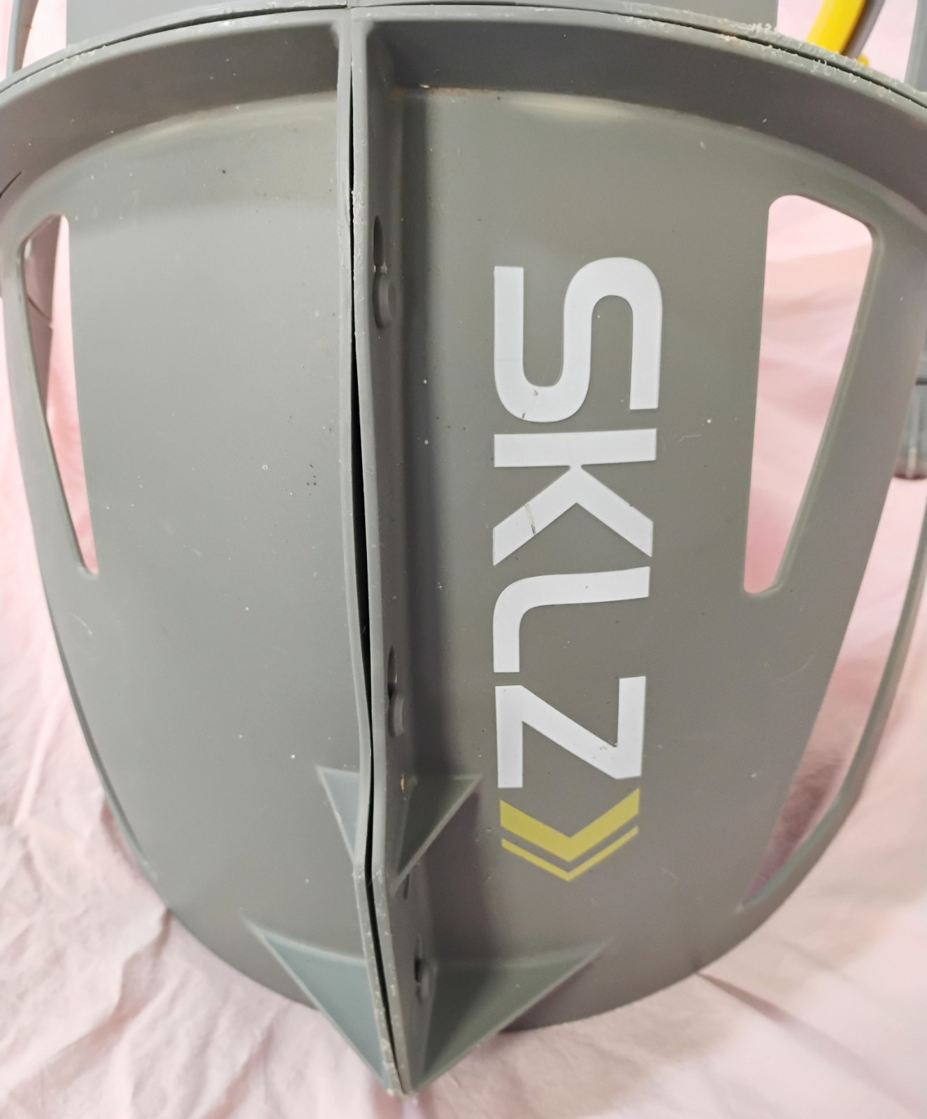 SKLZ Basketball Kick Out 360 Degree Ball Return System Rim Attachable Training