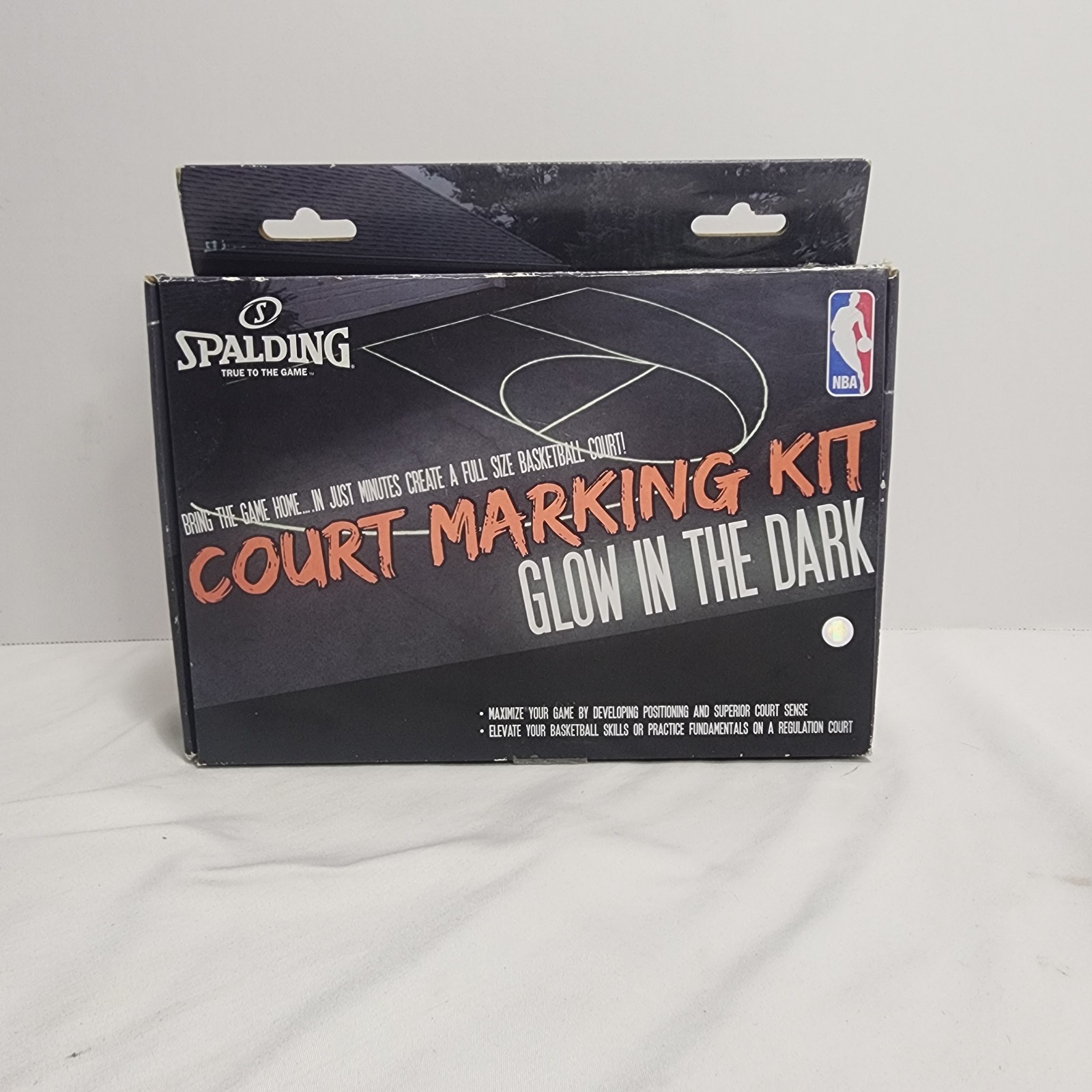 SPALDING Basketball Court GLOW IN THE DARK Chalk Stencil Marking Kit NBA – NEW