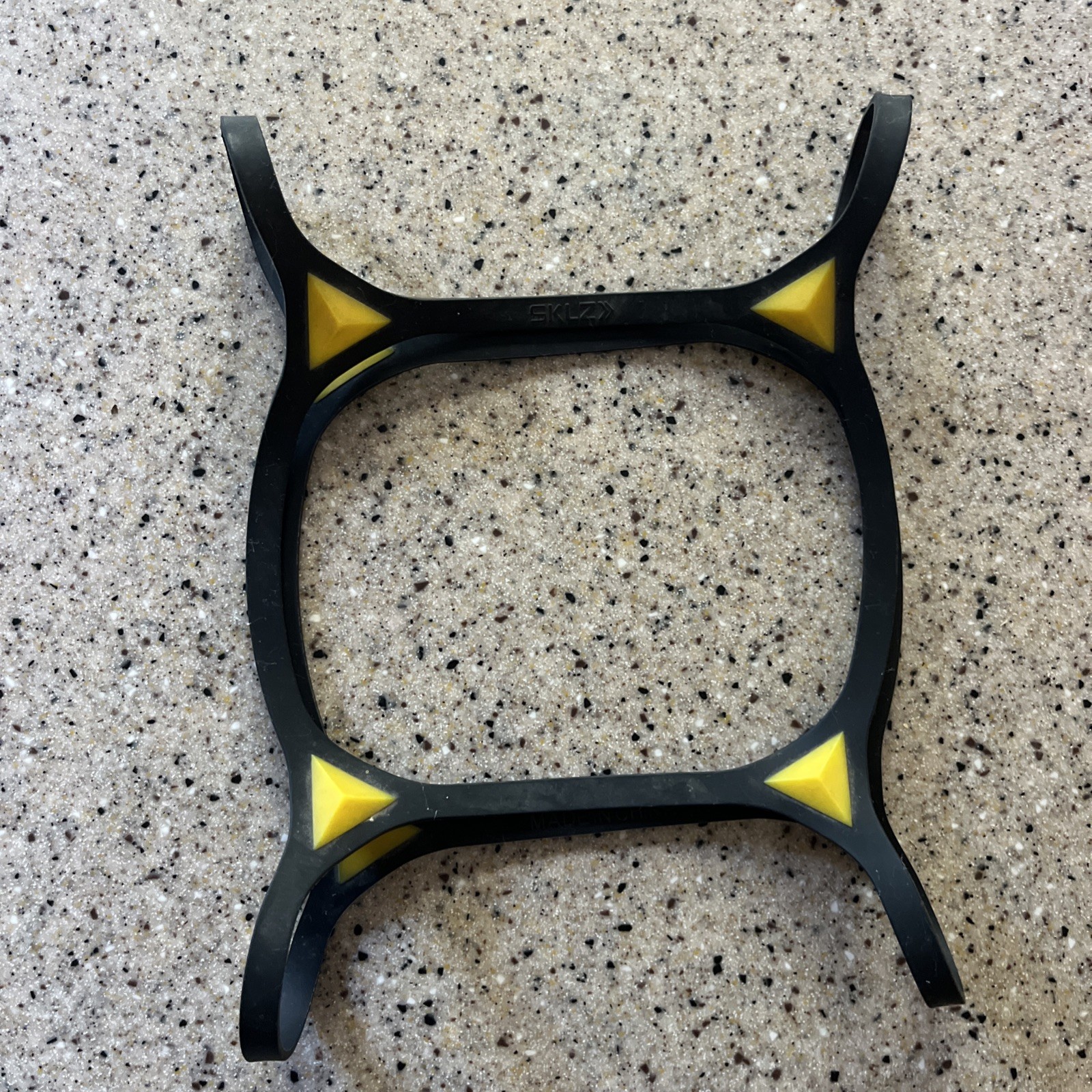 SKLZ Square Up Basketball Shooting Trainer – Yellow