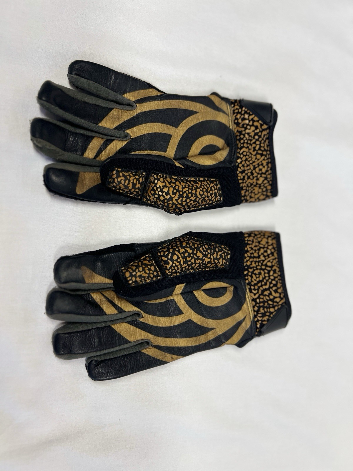 Powerhandz Weighted Anti-Grip Basketball Training Gloves Size Small Black Gold