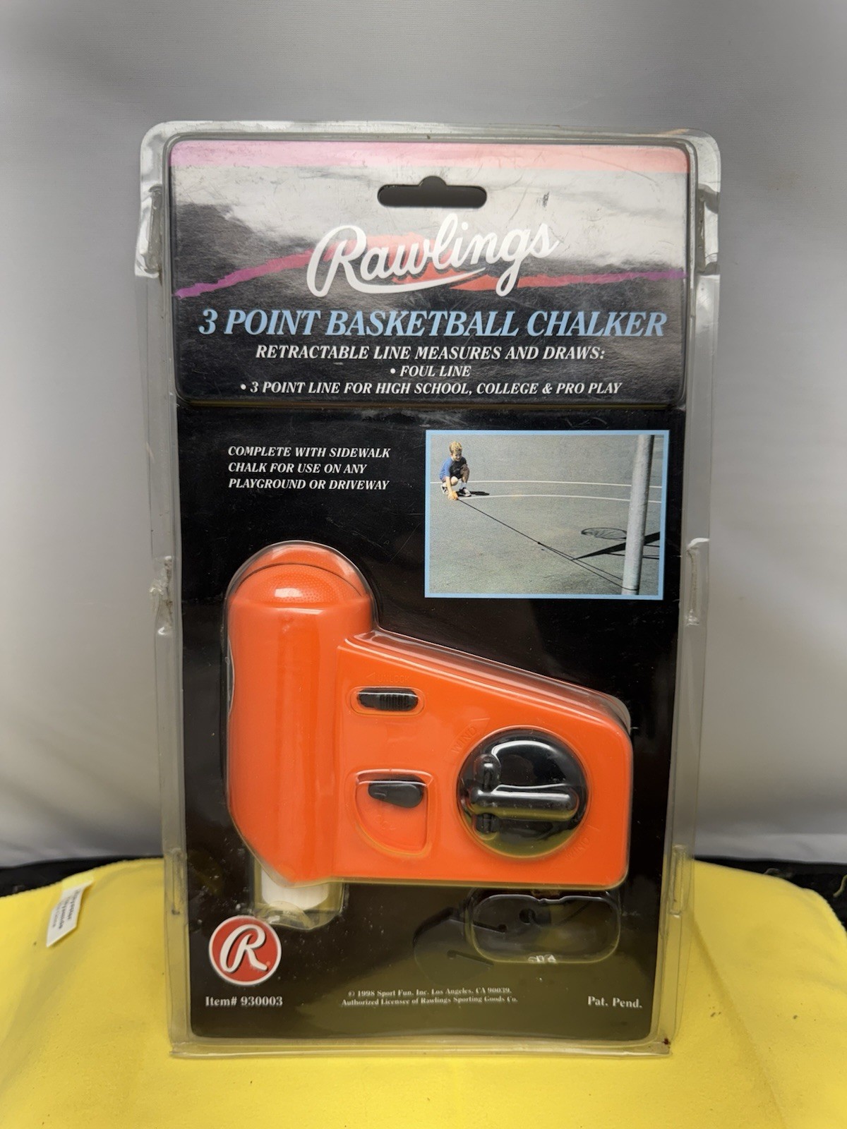 Rawlings 3 Point Basketball Chalker, Retractable Measures & Draws Foul/3pt Line⭐