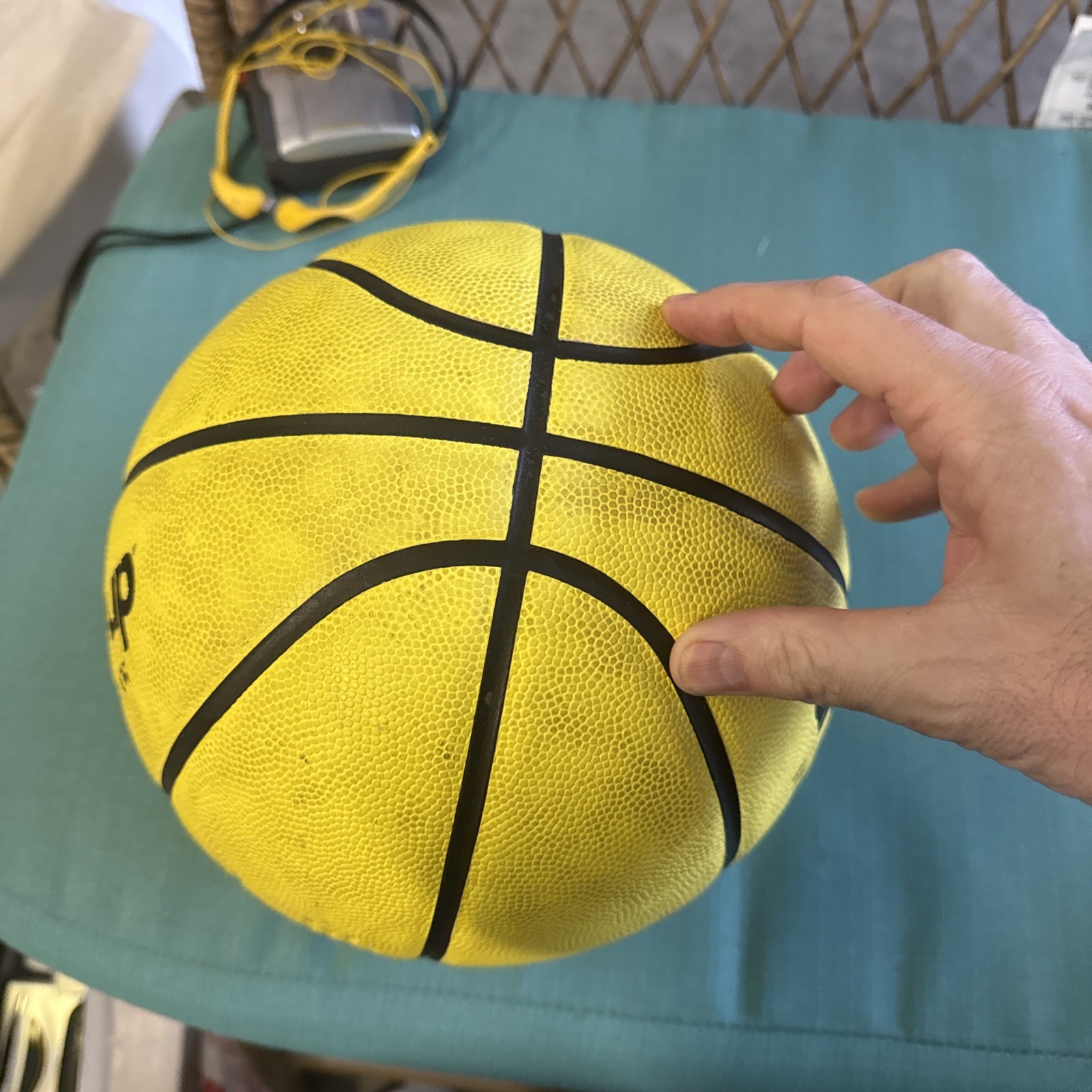 Dribble Up Smart Basketball Official Size Indoor Outdoor 29.5 Excellent