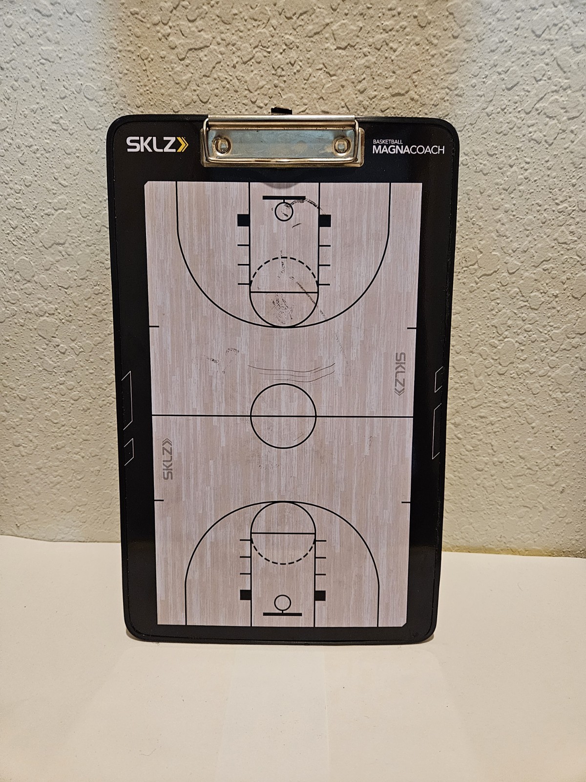 SKLZ Basketball Magna Coach Board – Black/Yellow Magnetic Coaching Board