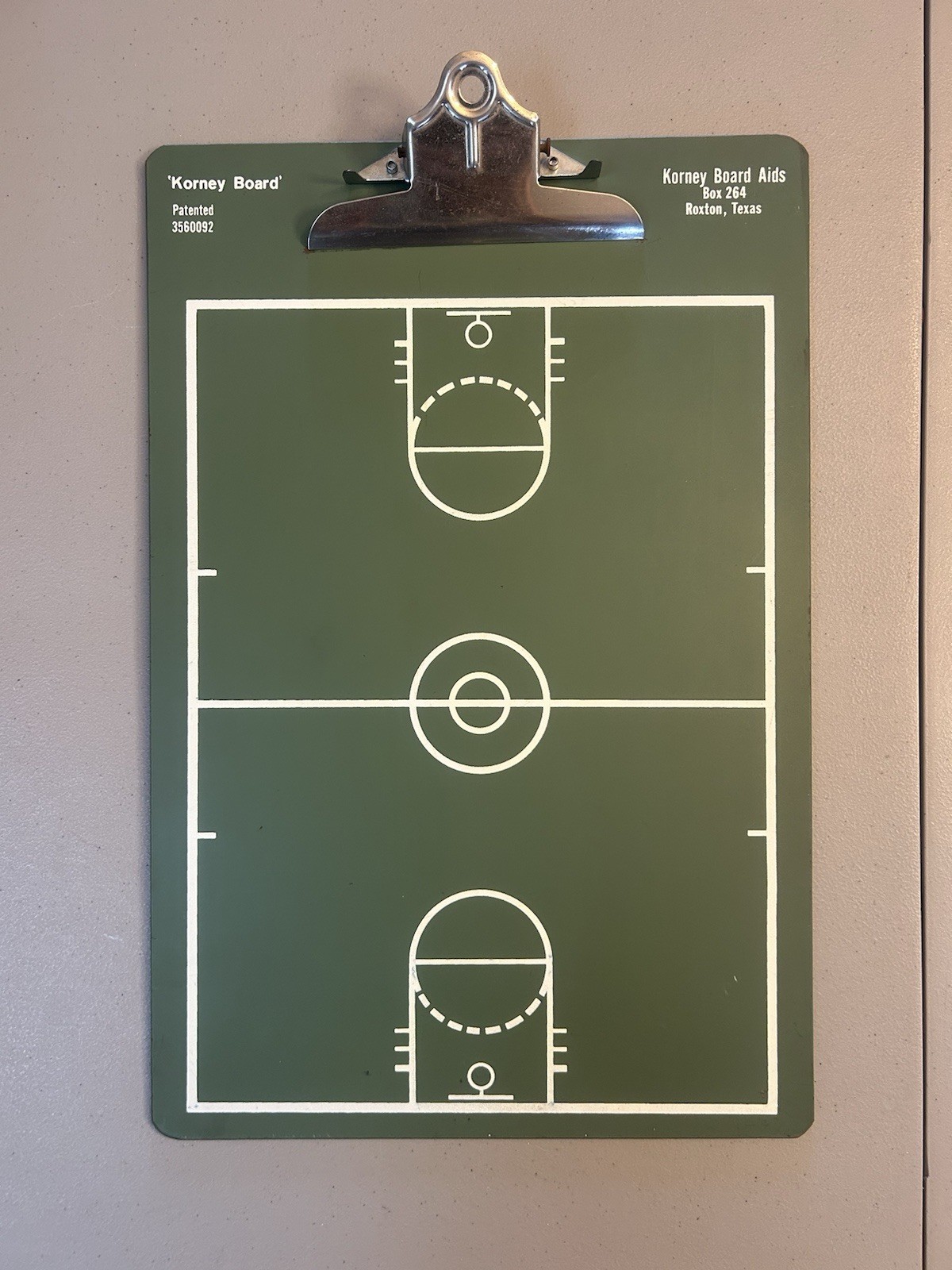 Vintage Retro 18”x12” Korney Board Aids Basketball Chalk Clipboard Play Board